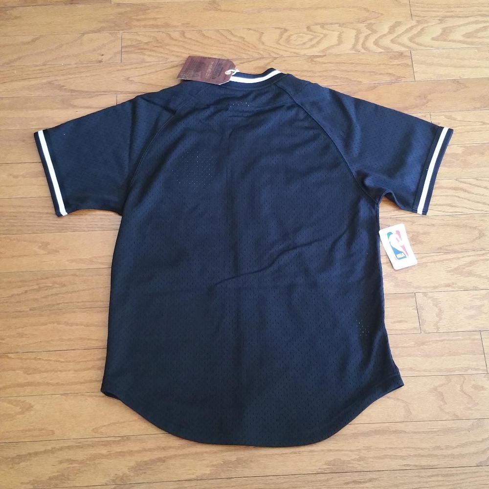 Mitchell and Ness GS Warriors Baseball Jersey - Picture 4 of 4